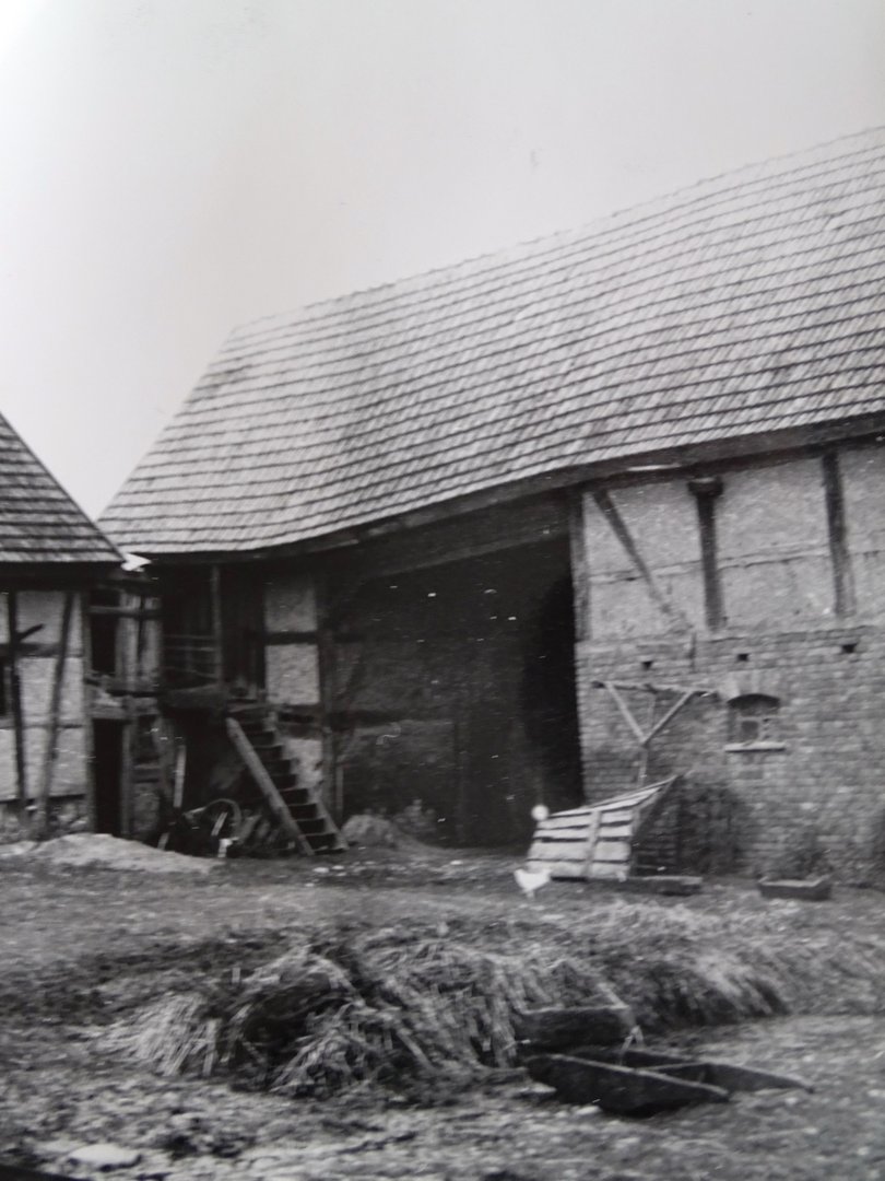 Zdjęcie 3. Budynek bramny, widok od podwórza, 1972 r.